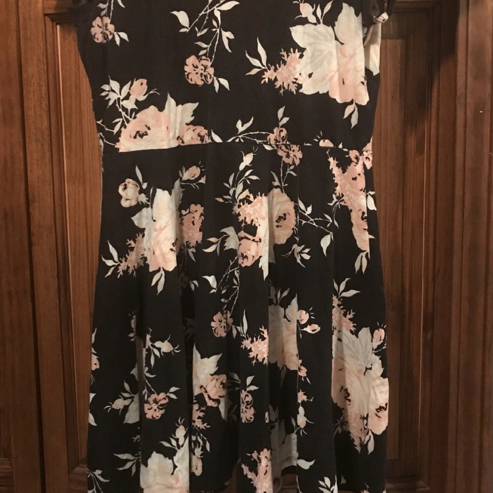 👗Kimchi Blue Floral Dress from Anthro - Picture 2 of 5